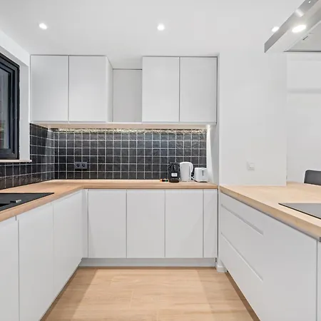 Splendid Two-bedroom Flat Frontal Seaview - 