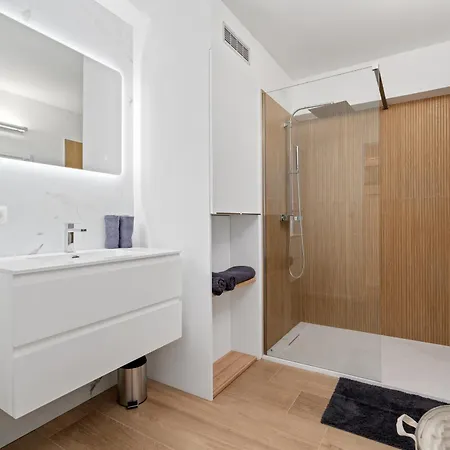 Splendid Two-bedroom Flat Frontal Seaview - 